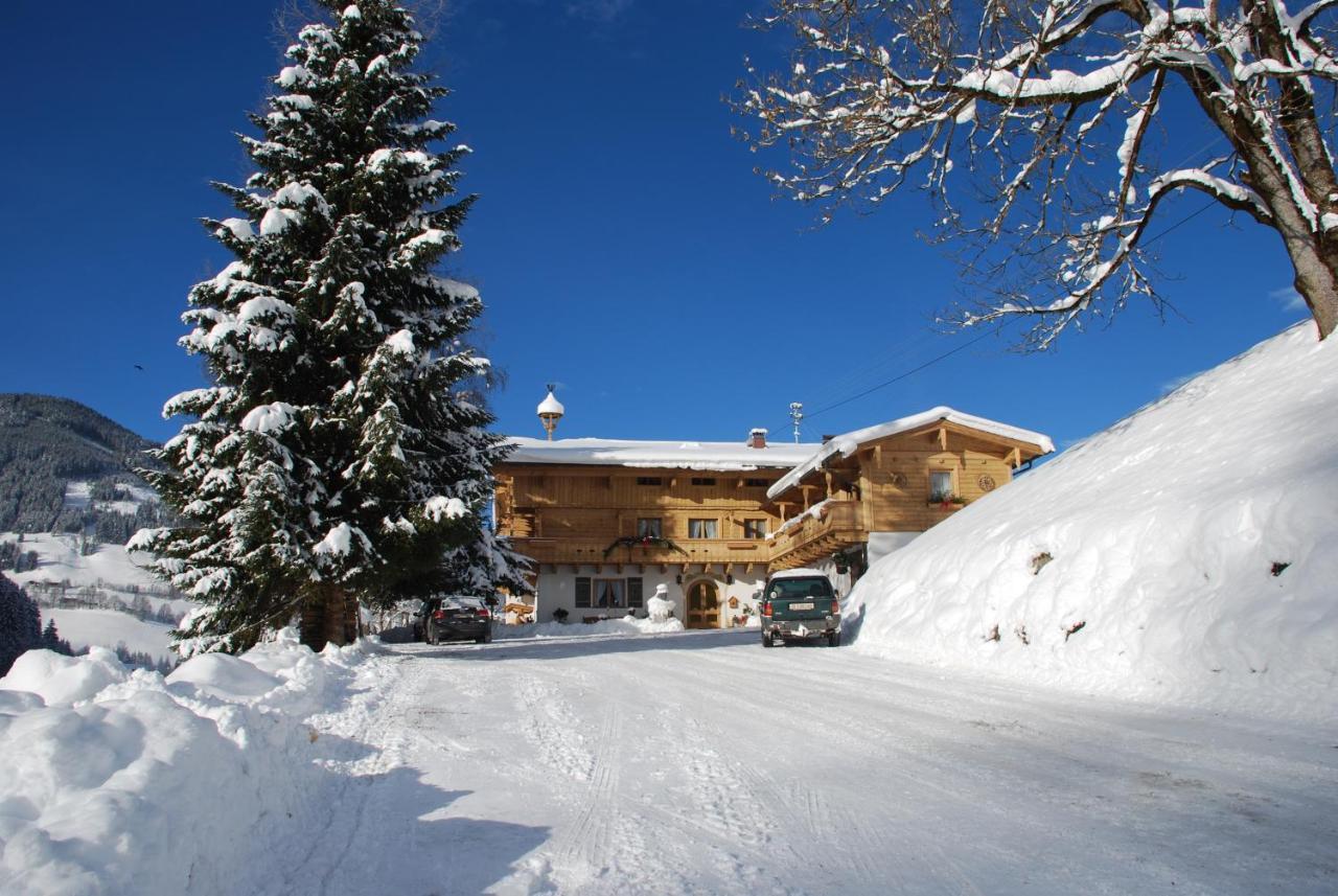 Pension Berghof Maria Alm am Steinernen Meer Exterior foto