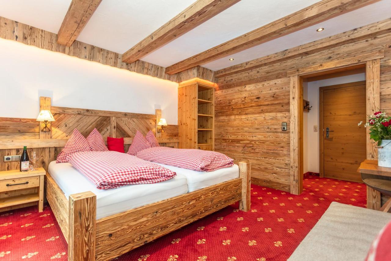 Pension Berghof Maria Alm am Steinernen Meer Exterior foto